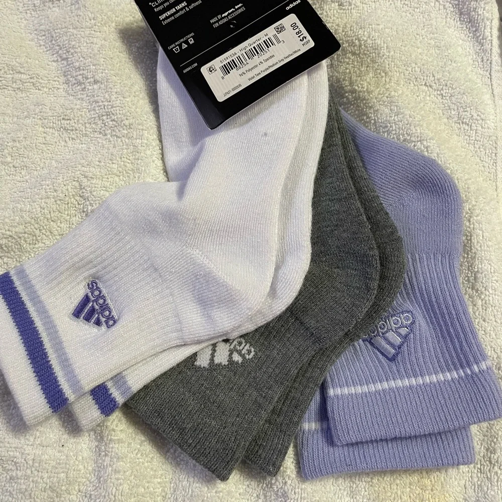 SOLD!!! Brand New with tags! adidas Women's 3-Pack Ankle Socks - - Picture 3 of 4